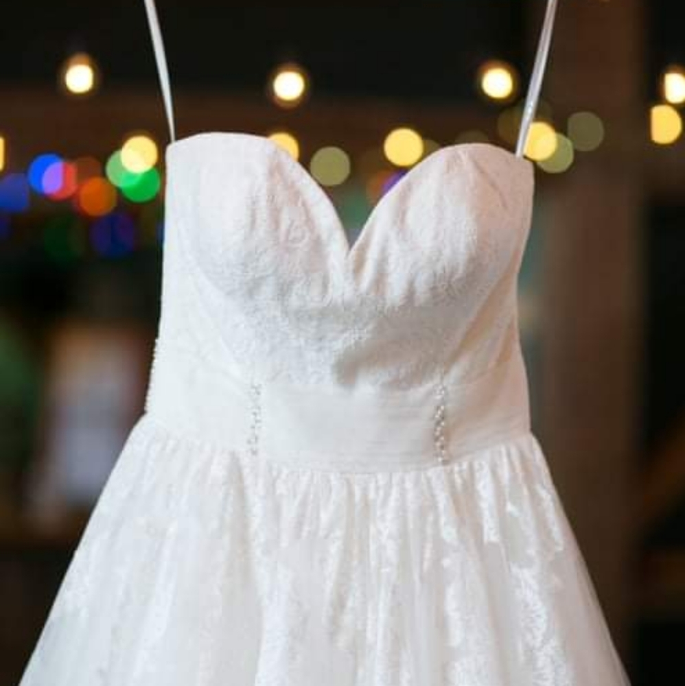 Gorgeous Allure Wedding Dress